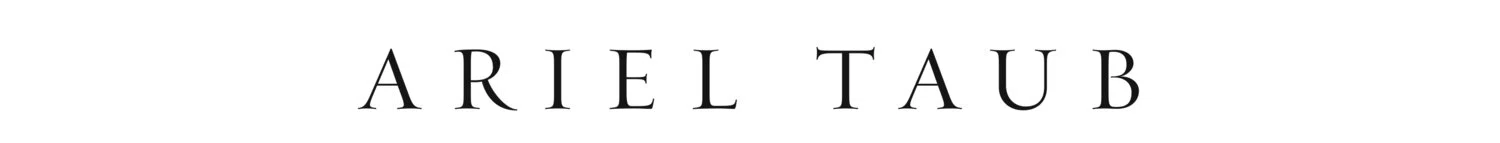 ARIEL TAUB Logo